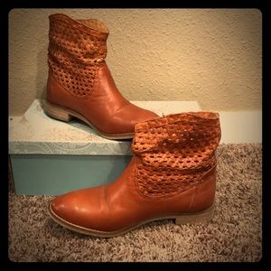 Seychelles midi boots